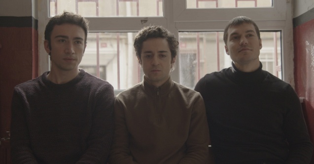 Karabayır Lisesi’nde gençler arasında olay çıkıyor