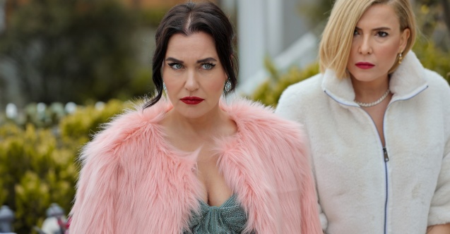 Ender, Caner ve Kumru’yu hemen evlendirmek istiyor