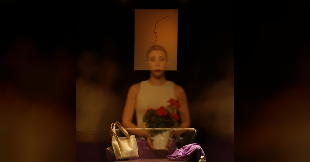 Küçük Bir Rica oyunu Dila Yağcı’nın tek kişilik performansıyla Zorlu PSM’de!