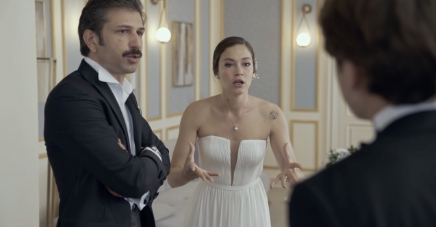 LCV (Lütfen Cevap Veriniz) şimdi BluTV'de!