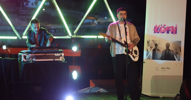 Maviye Sürgün'e elektro pop grubu Köfn konuk oldu