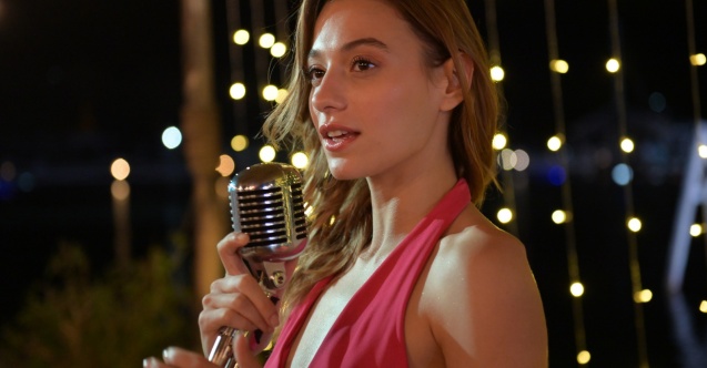 Sümeyye Aydoğan "Dönence"de sesiyle büyüledi