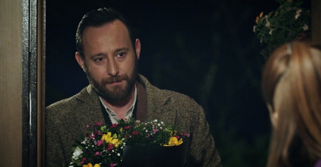 Yeşil Vadi’nin Kızı’nda Metin, Öykü’ye evlenme teklif ediyor