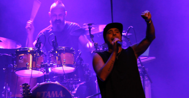 maNga, depremzede çocuklar yararına Washington DC’de konser verdi