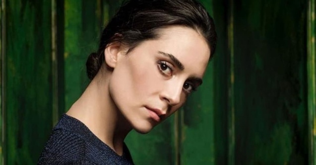 Melisa Sözen “Aile Yalanları” ile sahnede olacak