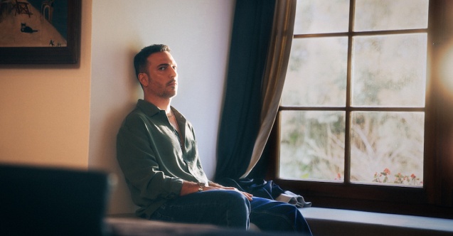 Oğuzhan Koç “Engeli Kaldır”la sosyal medya aşklarına atıf yapıyor