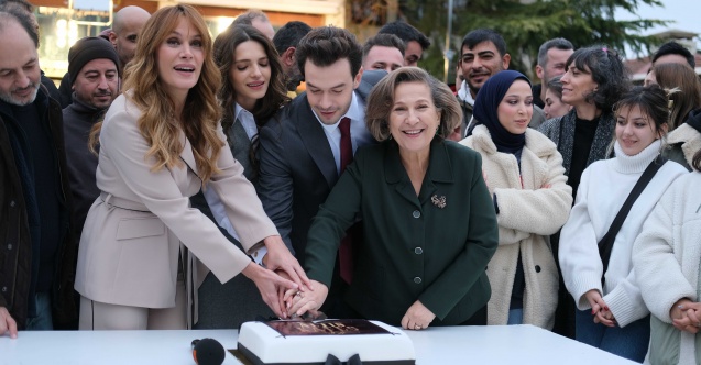 "Altın Kafes" ekibi ilk bölümü pasta keserek kutladı!