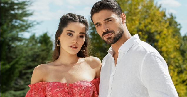 Simay Barlas ve Halit Özgür Sarı aşkı belgelendi