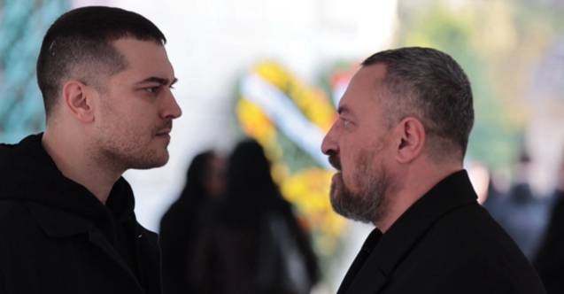 Müdür Dağhan'ı Leyla'ya yaklaştırıyor