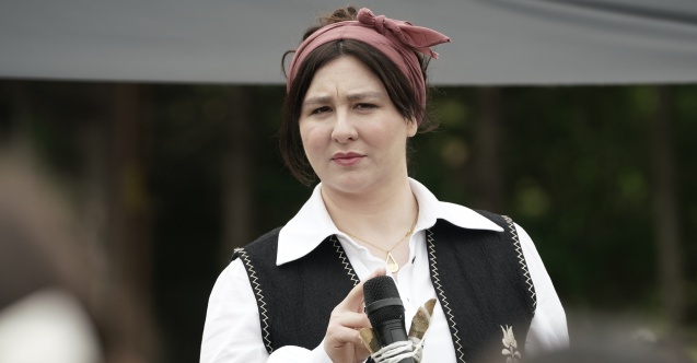 Yasemin Sakallıoğlu 'Bahar'a konuk oluyor