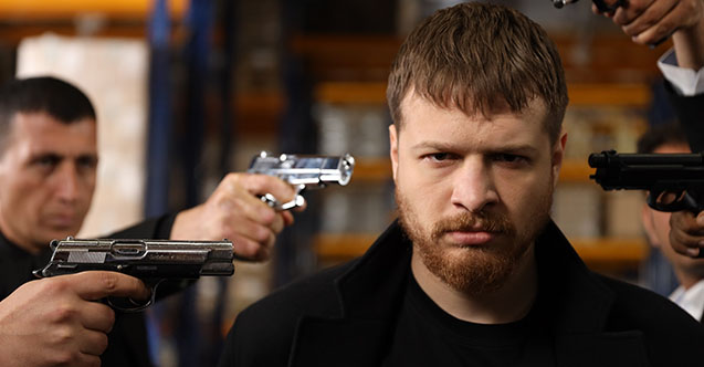 Fecir, bir an önce Azad’ı bulmak zorunda!