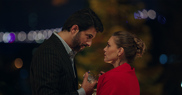 Engin Akyürek ve Aslı Enver’in oynadığı "Enfes Bir Akşam" 10 Ekim'de Netflix'te