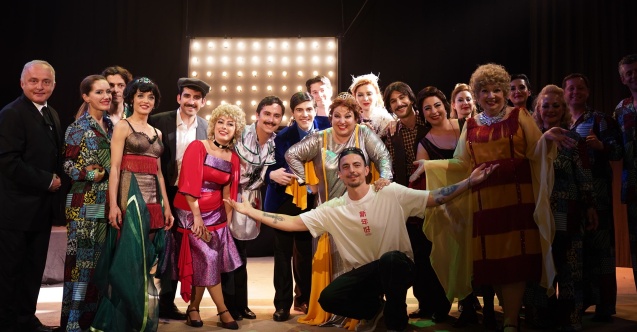 Adile Naşit’in dostları!