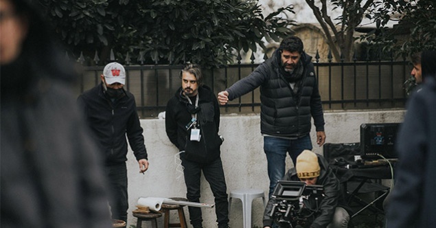 Ünlü yönetmen Veli Çelik, kamera önü oyunculuk dersleri ile sahnede!