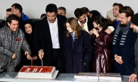 A.B.İ. setinde pastalı kutlama!
