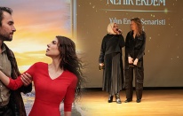 “Taşacak Bu Deniz”e yılın en iyi dizisi ödülü geldi