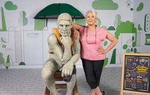 Nergis Kumbasar orta yaş krizini sahneye taşıyor