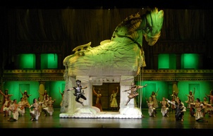 AKM’de Epik Gece: TROYA’ya Yoğun İlgi