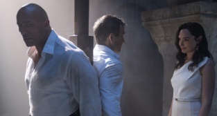 "Red Notice" filminden yeni kareler geldi