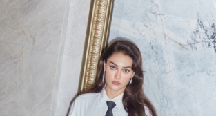 Esra Bilgiç'ten birbirinden ışıltılı kareler