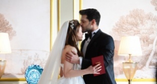 Rabia Soytürk gelinlikle göz kamaştırıyor