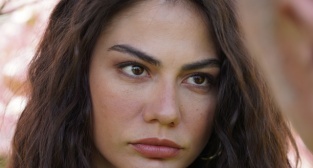 "Adım Farah" yeni bölümünden fotoğraflar geldi!