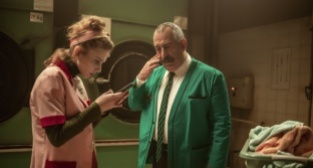 Netflix, Cem Yılmaz imzalı Do Not Disturb için ilk görselleri paylaştı