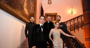 Pera Palas’ta Gece Yarısı’nın deneyimsel gösteriminden yeni fotoğraflar geldi