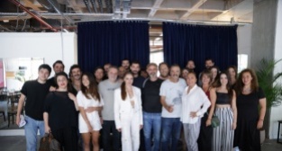 "Hudutsuz Sevda"nın okuma provasından kareler paylaşıldı