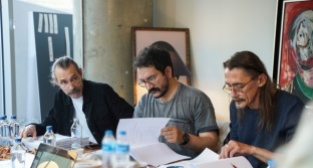 "Çekiç ve Gül: Bir Behzat Ç. Hikayesi"nin 2. sezon okuma provasından kareler paylaşıldı