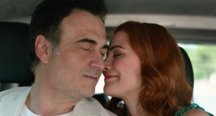 "Üvey Anne"den yeni kareler paylaşıldı