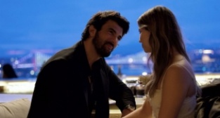 Afra Saraçoğlu ve Engin Akyürek Go Türkiye'de