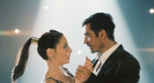 İbrahim Çelikkol ve Nil Karaibrahimgil'den yeni yıl mesajı