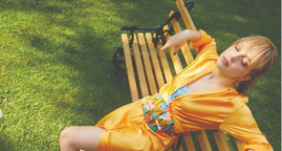 İpek Yazıcı'dan eğlenceli fotoğraf çekimi