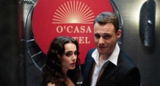 "Ya Çok Seversen"in afiş çekiminden eğlenceli backstage