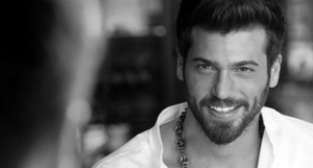 Can Yaman Verissimo'ya konuk oldu