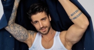 Serkay Tütüncü seks haberlerini tiye aldı