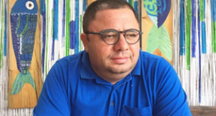 Sayım Çınar’a sürpriz doğum günü kutlaması