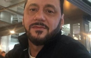 Stelyo Pipis: "Meydan vasıfsız fenomenlere kaldı"