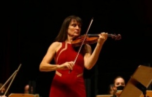 CRR’de Viktoria Mullova müzikseverleri büyüledi