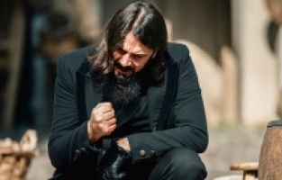 Ahmet Paşa hain mi?