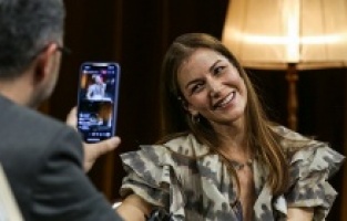 Defne Kayalar: "Twitter’da sahte hesaba ihtiyacım var"