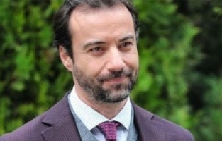 Doktorlar'ın yıldızı 2 diziyle dönüyor