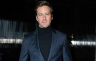 Armie Hammer bir projesinden daha ayrılmak zorunda kaldı