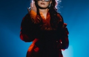 Betül müzik sektörüne iddialı bir giriş yaptı