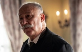 Cassel büyük bir oyun oynuyor