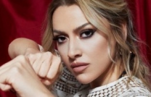 Hadise'yi bu defa da mahkeme kararı üzdü
