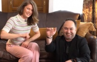 Sıkı Muhabbet'in ilk konuğu Burcu Biricik oldu