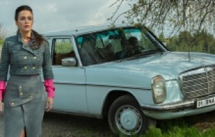 Ümit aşkından gözünü karartıyor