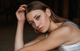 Gizem Karaca çocukluk hayaliyle şaşırttı